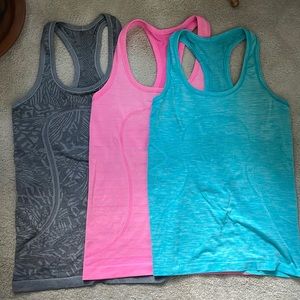 Lululemon tank